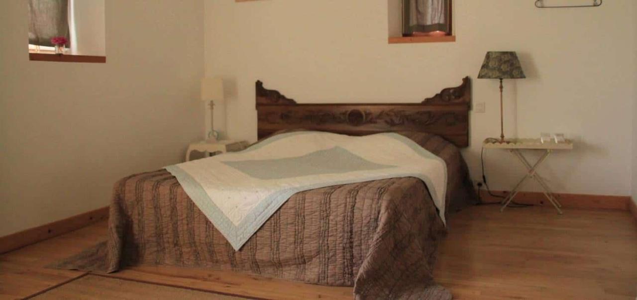 Chambres D'Hotes Le Val De La Garenne Senouillac Exterior foto